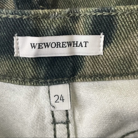 WeWoreWhat NWT Dani Boyfriend in Olive Camo Printed Rigid Denim Size 24 - Picture 9 of 9